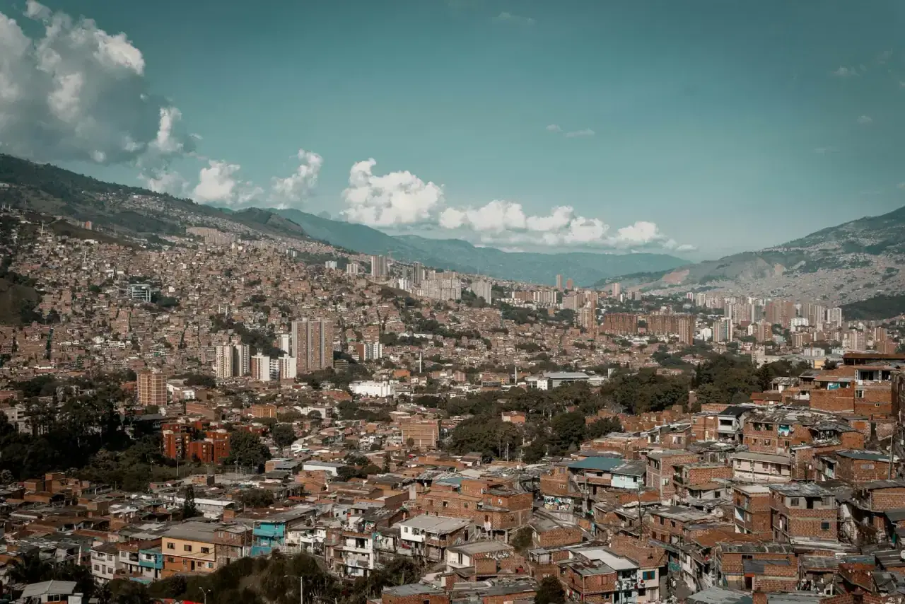 Arriendo en Medellín 2026: Precios, Requisitos y Derechos del Inquilino | Alex Arias