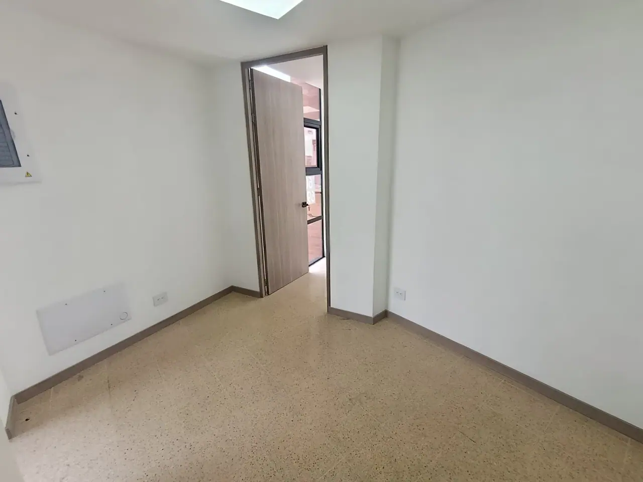 Arriendo Consultorio nuevo para Estrenar, Metropolitan Salud, Medellín - foto 2
