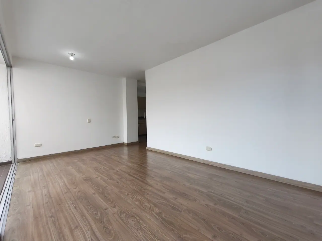 Apartamento Grande en Arriendo Zona Plana en Sabaneta, Manzana Once , Sabaneta - foto 2