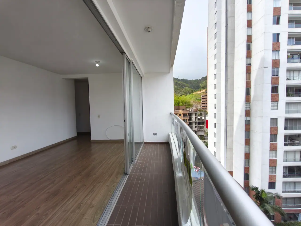 Apartamento Grande en Arriendo Zona Plana en Sabaneta, Manzana Once , Sabaneta - foto 3