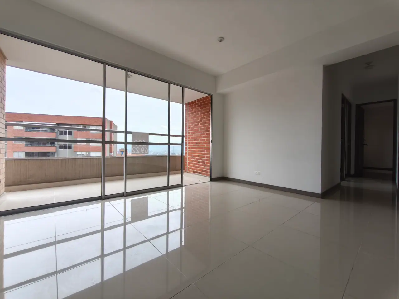 Arriendo Apartamento Grande con Vista a la ciudad en Altos de las Flores, Ciudad del Bosque 2, Sabaneta  - foto 3