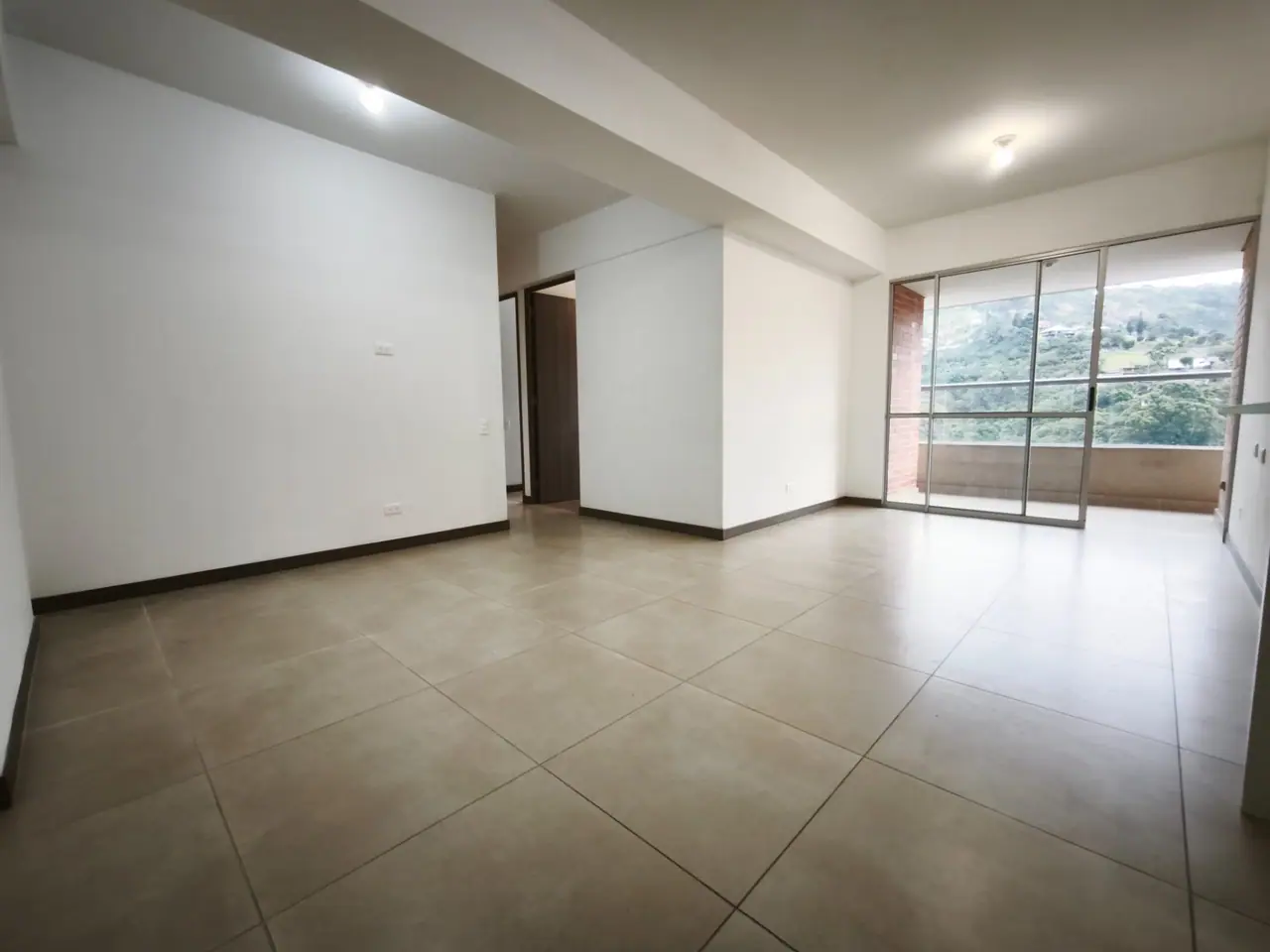  Apartamento amplio, moderno y con vista al bosque | Ciudad del Bosque 2, Ciudad del Bosque 2 , Sabaneta - foto 2