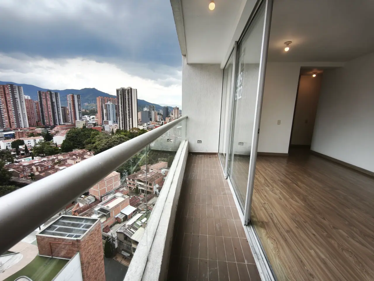 Vistas increíbles y espacio de sobra! Espectacular apartamento en piso alto, Manzana Once, Manzana Once, Sabaneta  - foto 3