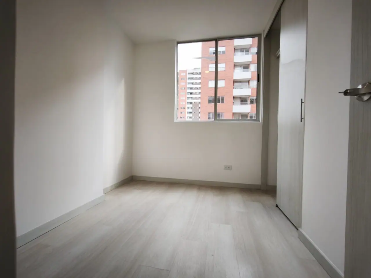 ¡Vive en Vivaré Sabaneta! Apartamento moderno, iluminado y listo para habitar, Vivare Plaza, Sabaneta - foto 4