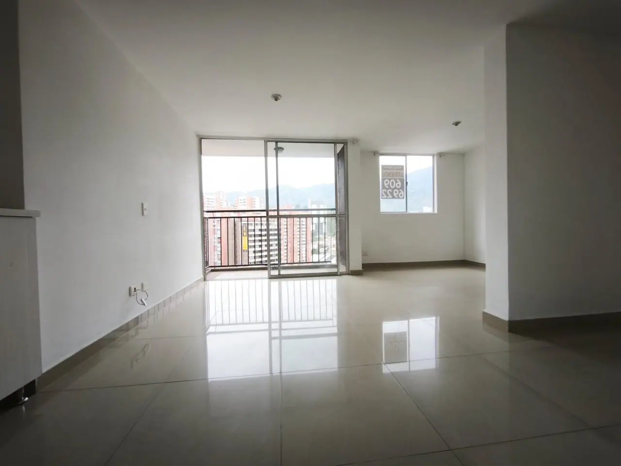 ¿Buscas vista a la ciudad y buena ubicación? Apartamento disponible en Vegas Plaza