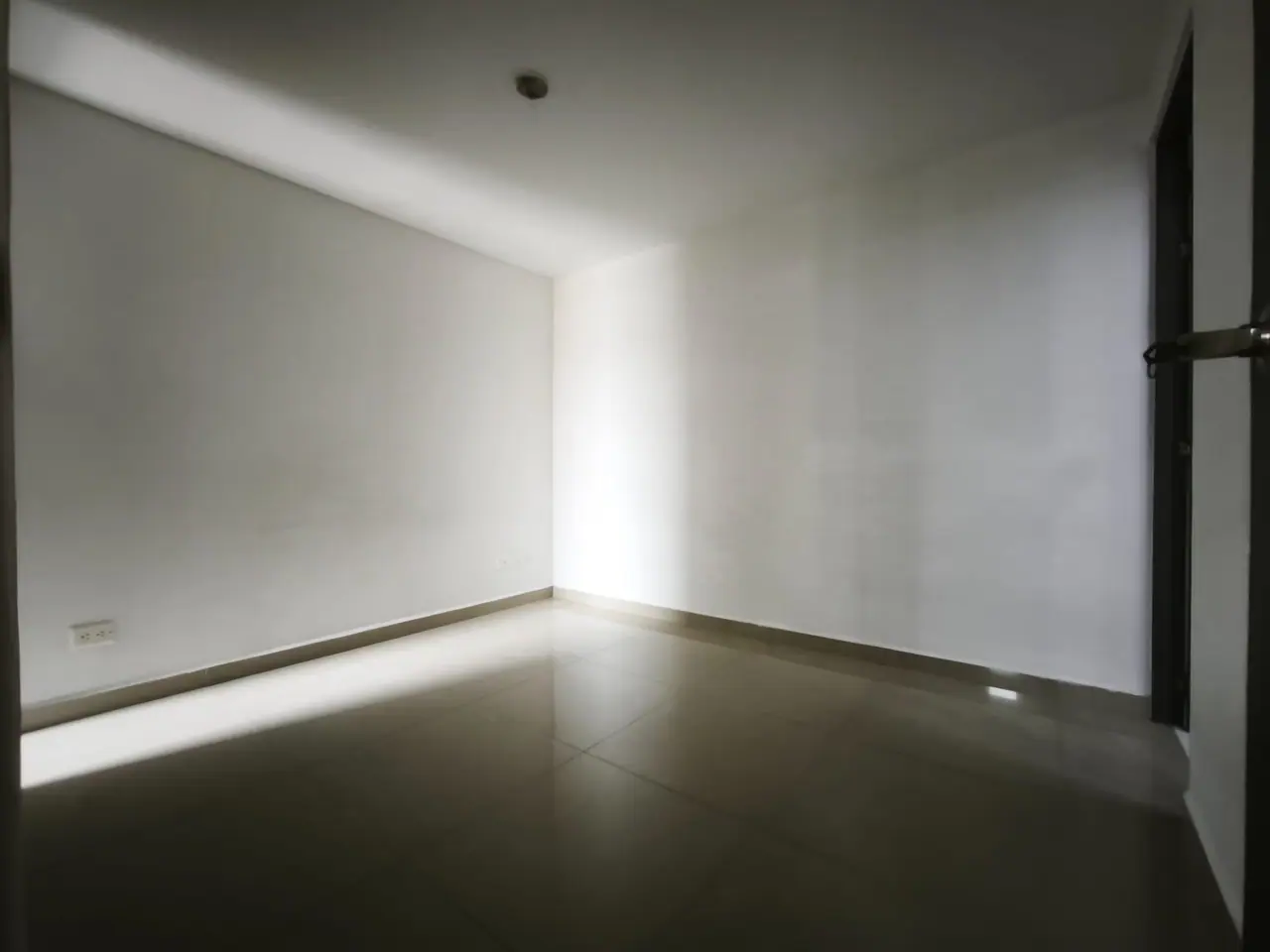 ¿Buscas vista a la ciudad y buena ubicación? Apartamento disponible en Vegas Plaza, Vegas Plaza, Sabaneta  - foto 5